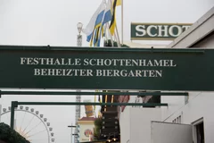Zugang zum Biergarten Schottenhammel Festhalle