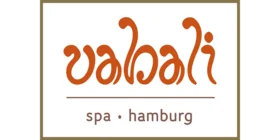 Logo von vabali spa Hamburg mit orangefarbenem Schriftzug „vabali“ und dem Zusatz „spa · hamburg“