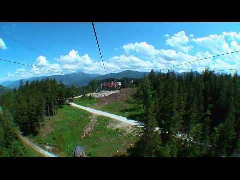 Zipline. avagy repülés a völgy felett.